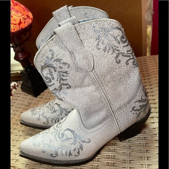 Laredo Shoes - Laredo white and silver tattoo boots sz 7.5M